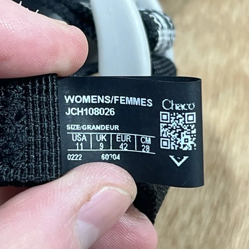 Chaco Women’s Size 11 Waterproof Hiking Sandals Black Strappy